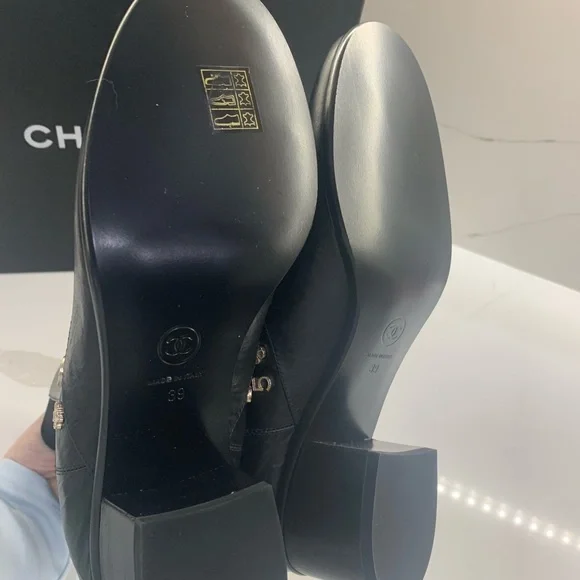 Chanel boots size 39 new black with gold - Picture 8 of 10